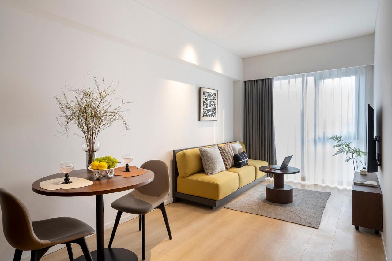 Base-Beijing Wangfujing Serviced Apartment- In Hutong &Bike Rental &Close To Forbidden City, Tian'Anmen Square &Subway Nearby &Free Coffee &Washing Machine,Kitchen &Restaurant Discount &English Speaking &High Speed Free Wifi Exterior photo