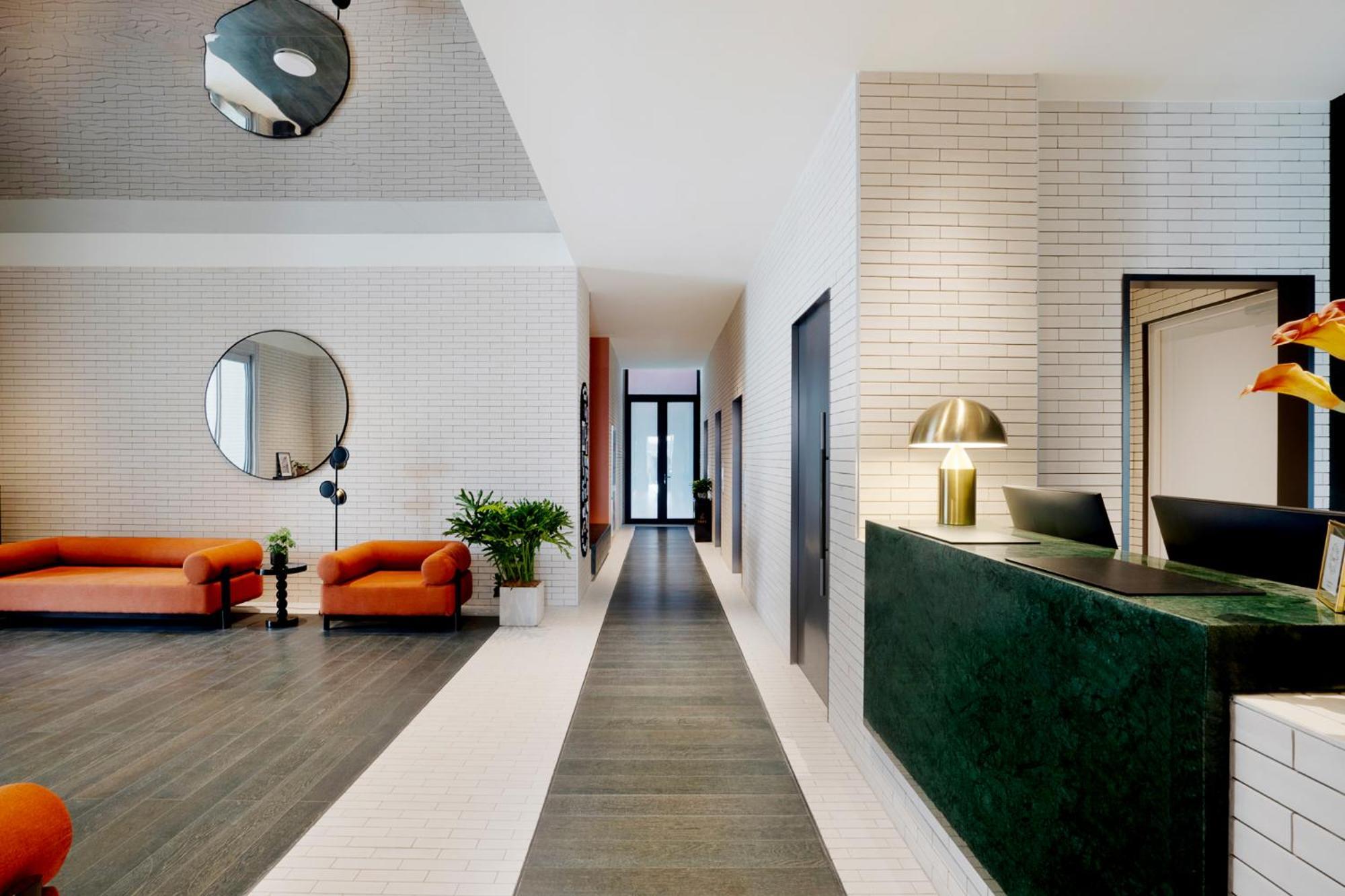 Base-Beijing Wangfujing Serviced Apartment- In Hutong &Bike Rental &Close To Forbidden City, Tian'Anmen Square &Subway Nearby &Free Coffee &Washing Machine,Kitchen &Restaurant Discount &English Speaking &High Speed Free Wifi Exterior photo The lobby of 100 East 53rd Street