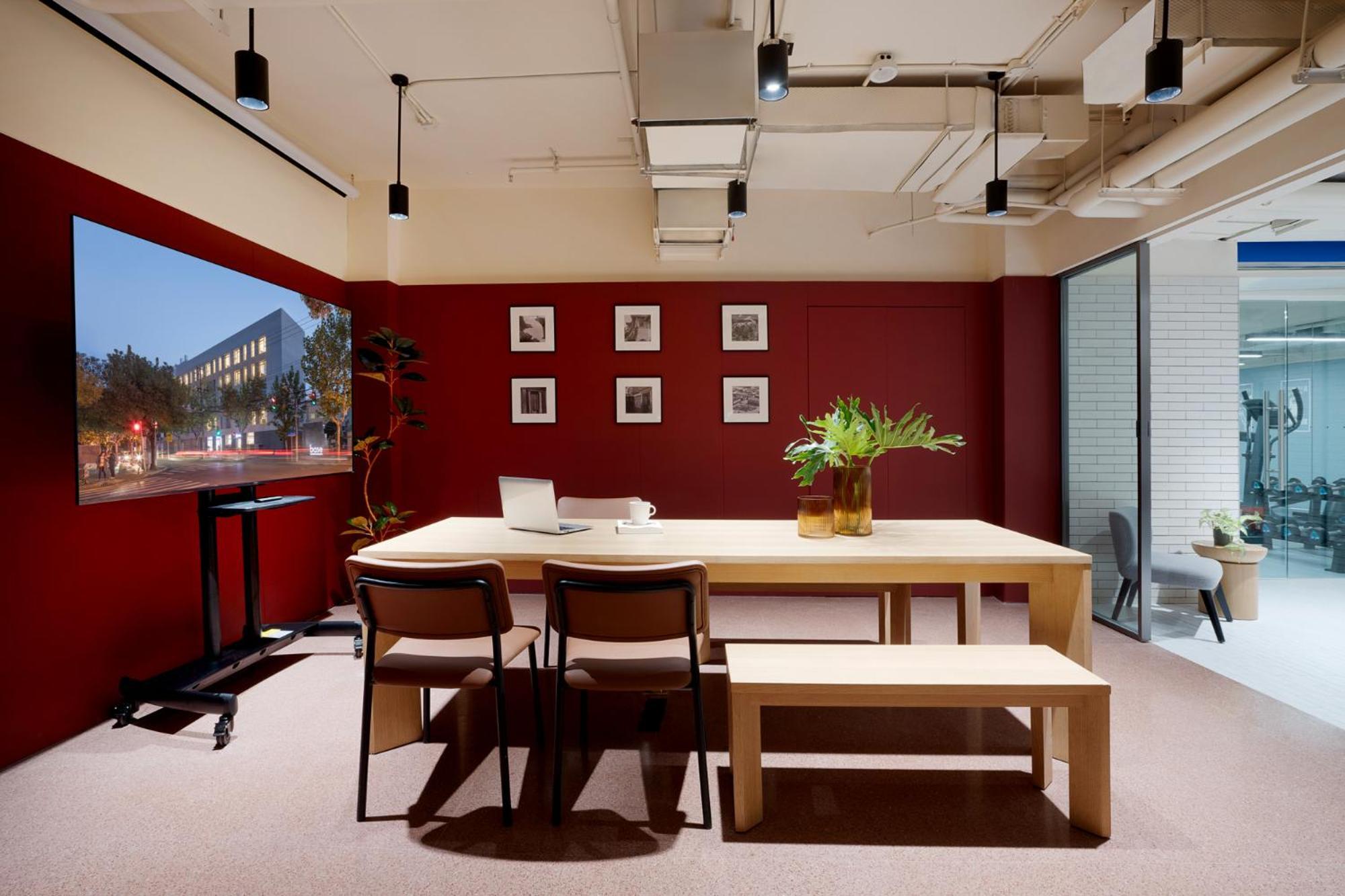 Base-Beijing Wangfujing Serviced Apartment- In Hutong &Bike Rental &Close To Forbidden City, Tian'Anmen Square &Subway Nearby &Free Coffee &Washing Machine,Kitchen &Restaurant Discount &English Speaking &High Speed Free Wifi Exterior photo The interior of the library