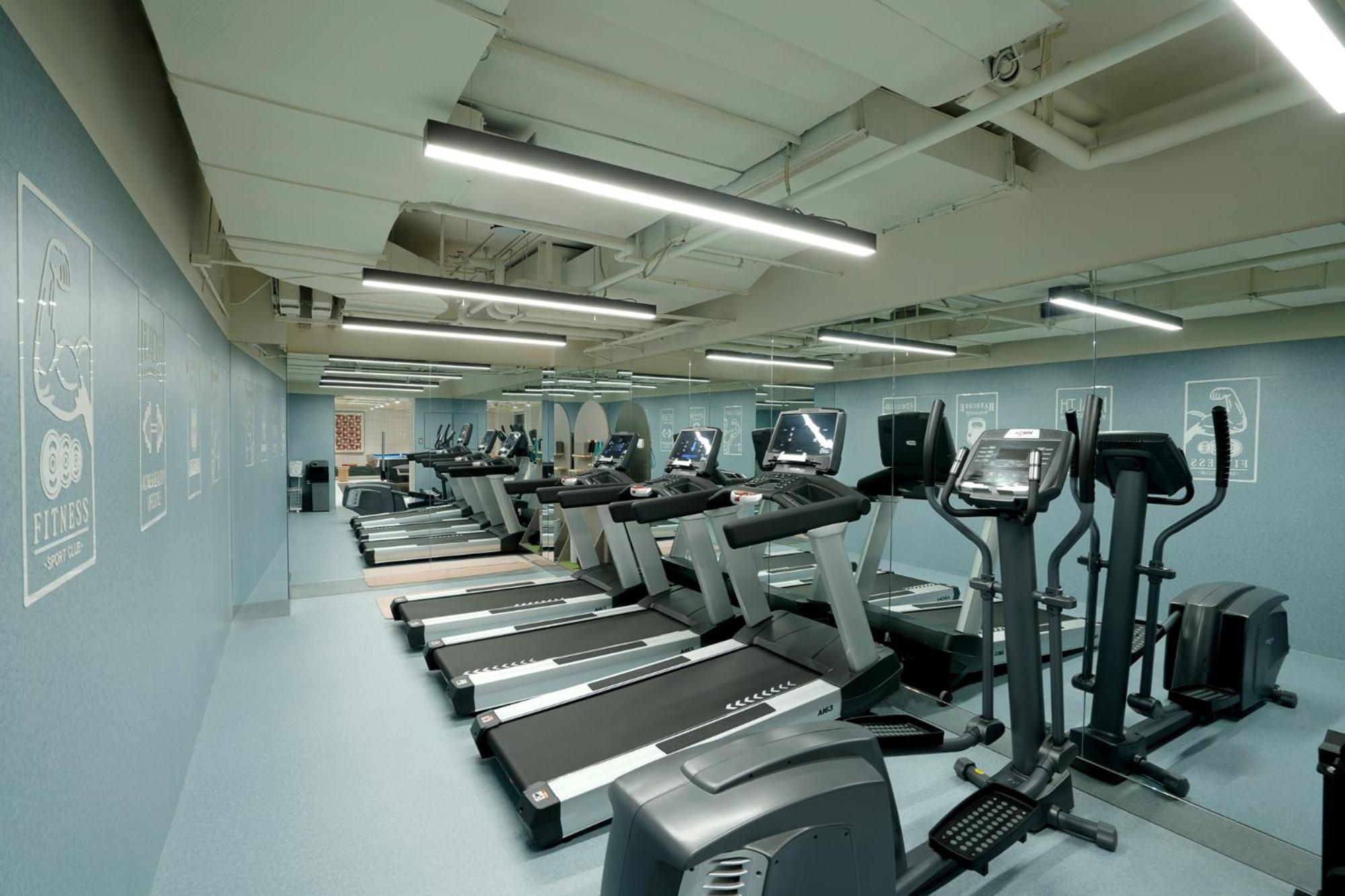 Base-Beijing Wangfujing Serviced Apartment- In Hutong &Bike Rental &Close To Forbidden City, Tian'Anmen Square &Subway Nearby &Free Coffee &Washing Machine,Kitchen &Restaurant Discount &English Speaking &High Speed Free Wifi Exterior photo The gym at the National Olympic Training Centre