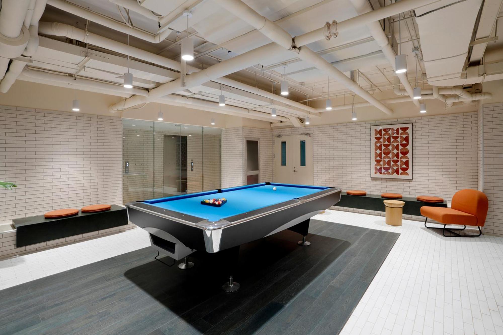 Base-Beijing Wangfujing Serviced Apartment- In Hutong &Bike Rental &Close To Forbidden City, Tian'Anmen Square &Subway Nearby &Free Coffee &Washing Machine,Kitchen &Restaurant Discount &English Speaking &High Speed Free Wifi Exterior photo The Billiard Room